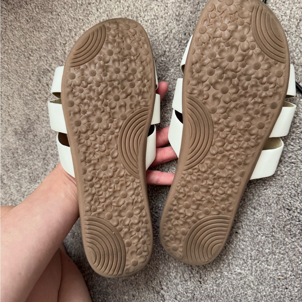 Cliffs by WHITE MOUNTAIN White Sandals - Picture 2 of 7